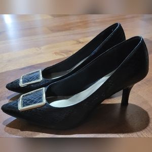 Comfort plus black faux snake skin heels